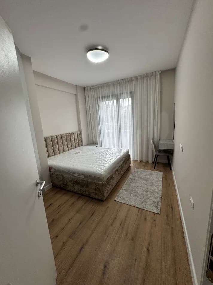 Apartament 1+1 me qera tek Liqeni i Thate. 4