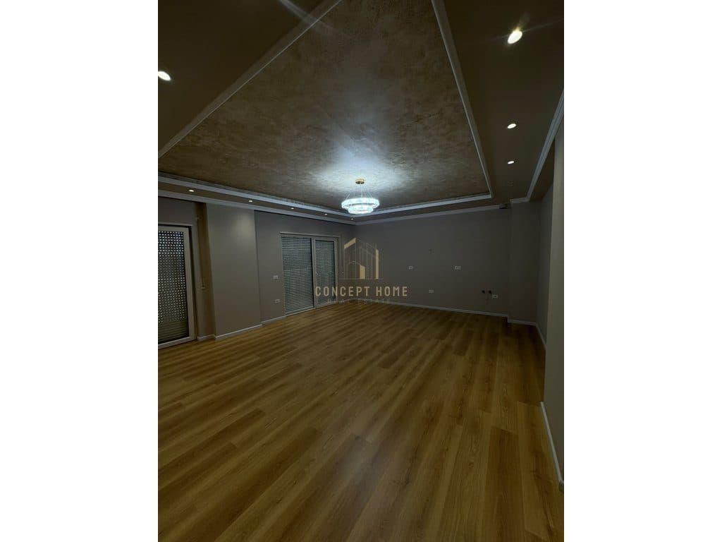 Shitet Apartament 1+1 ne Kamez 4