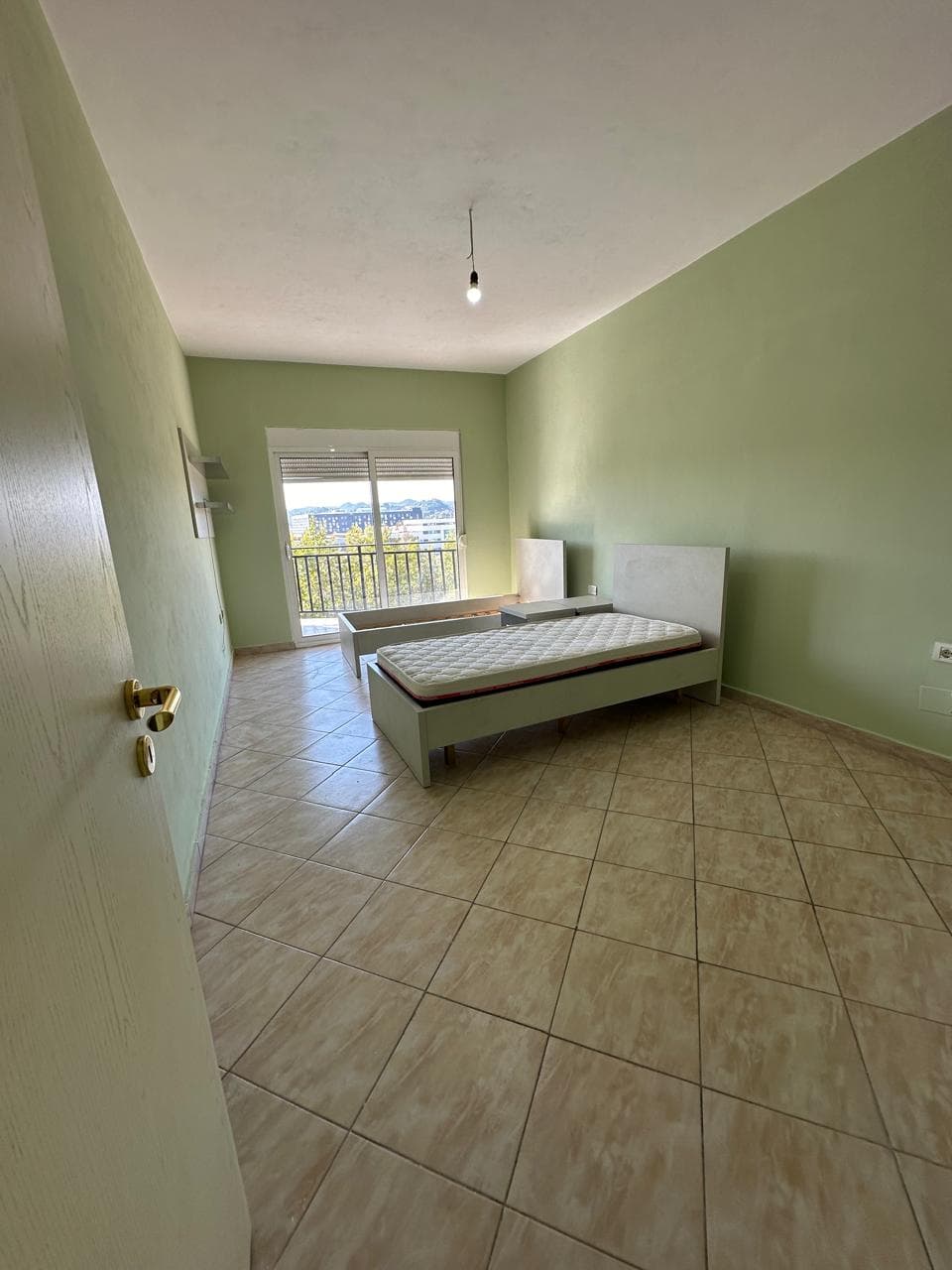 Apartament 2+1 për Qira në Kthesa e Kamzës, Tiranë - 500€ | 128 m² 3