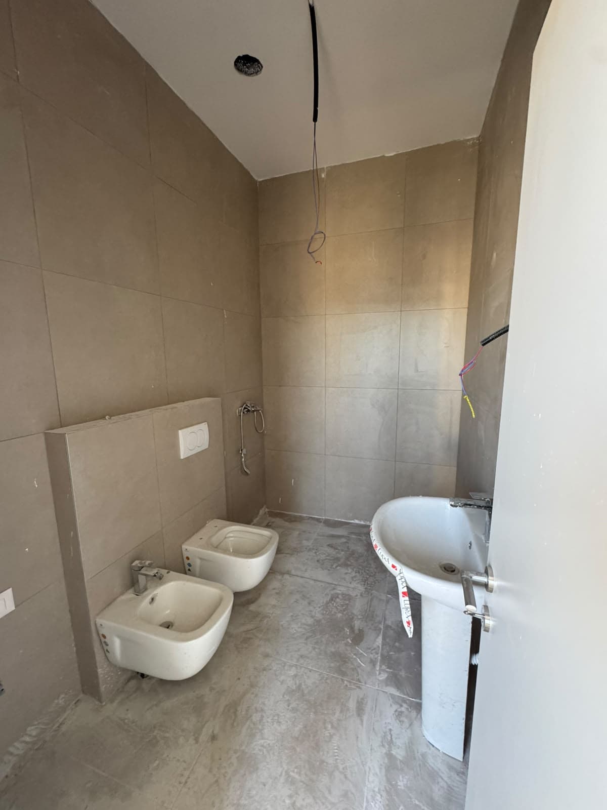 Shitet Apartament 1+1 Astir “Bulevardi Migjeni” 4