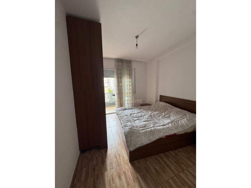 Jepet me qera apartament 1+1 ne Astir Siperfaqe :70 m2 •Kati i 2 3