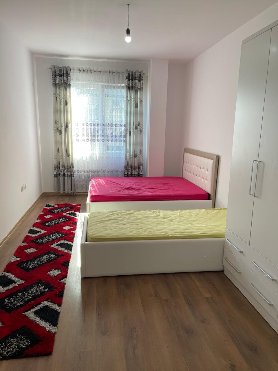 Jepet me qera Apartament 3+1+2 Ne Kinostudio 2
