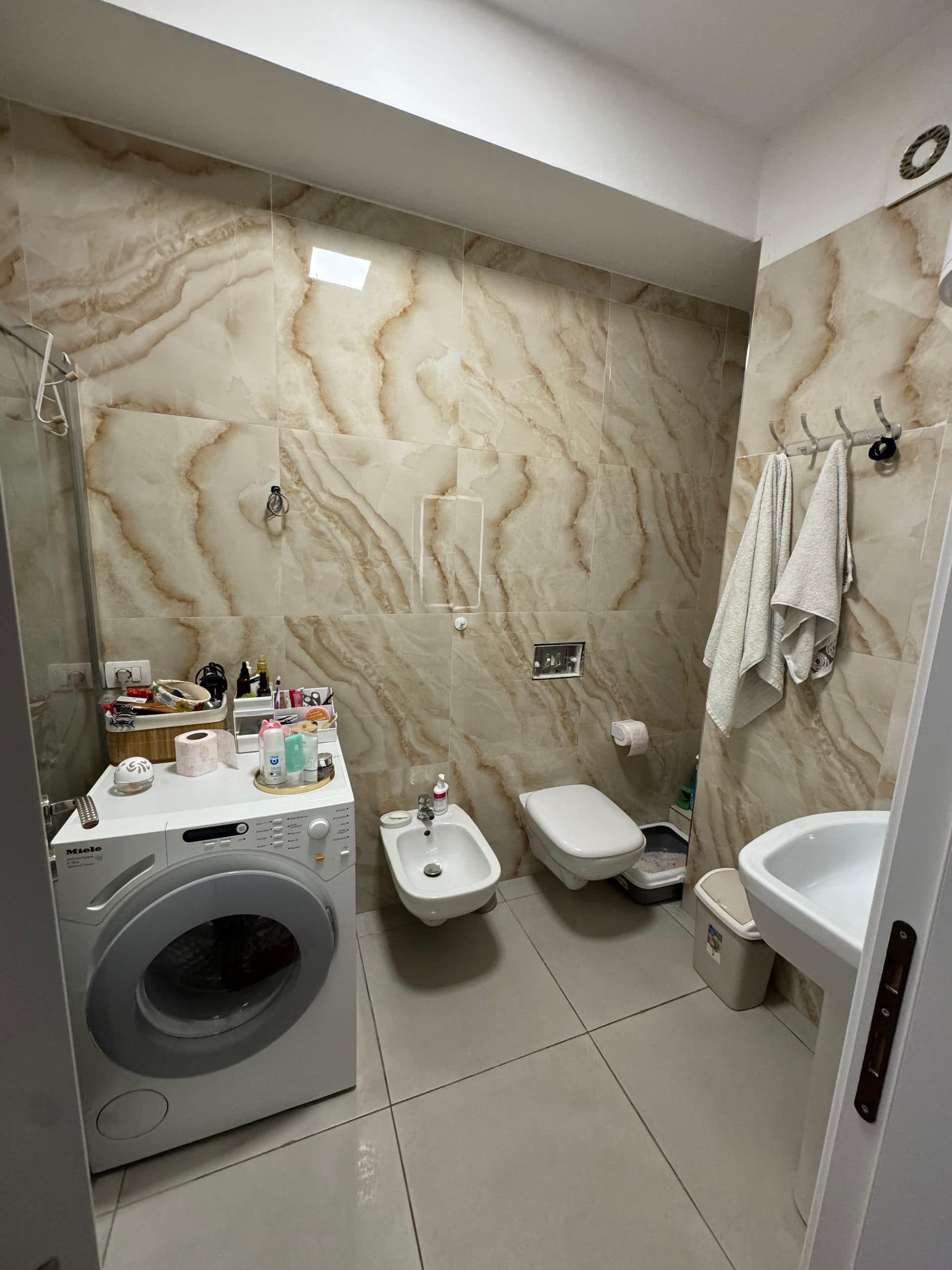 Jepet me qera apartament 1+1 Ne Astir 2