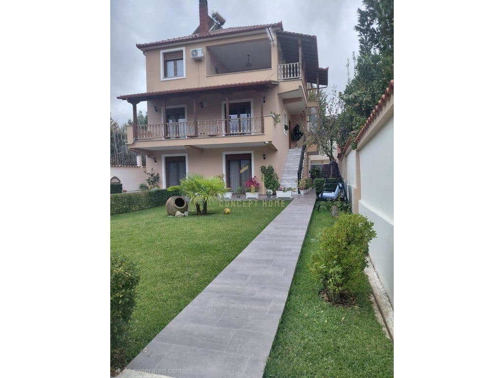 Vile Me Qira në Ali Demi, Tiranë - 1300€ | 170 m² 2