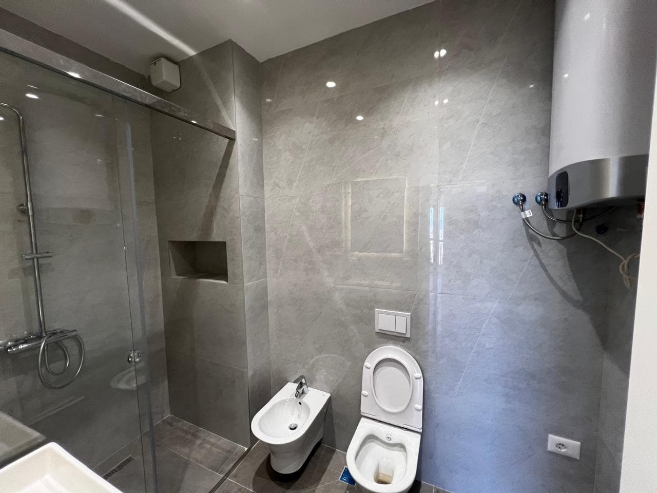 Jepet me qera apartament 2+1 "Tirana Garden Building" 3