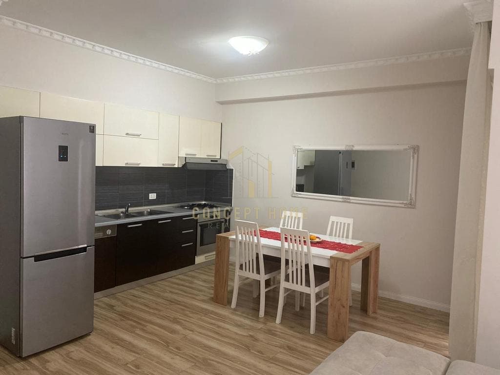 Jepet me qera apartment 2+1 tek Komuna Parisit- 900€ 2