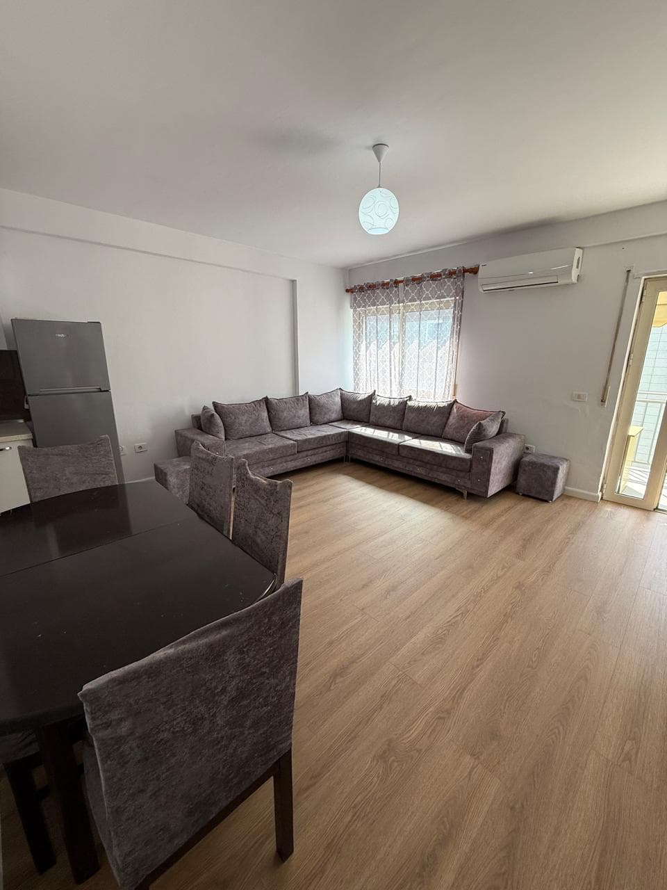 Shitet apartament 1+1 tek Ish Parku Autobuzave 2