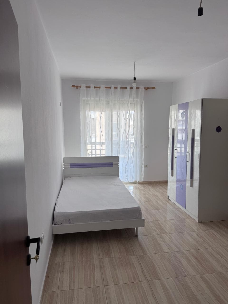 Jepet me qera apartament 2+1 ne Yzberisht/Cmimi: 47.000 ALL 3