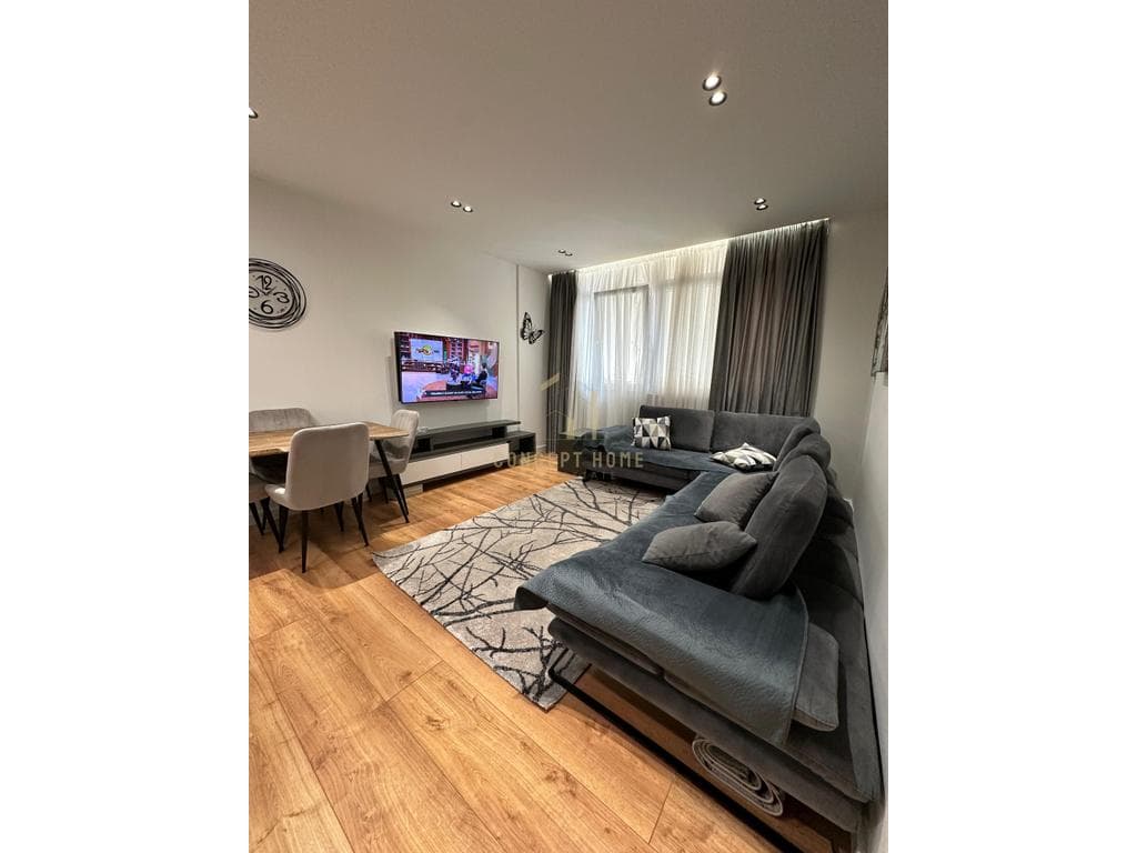 Apartament Luksoz 1+1 Me Qira tek Komuna e Parisit, Tiranë - 65.000 lekë / muaji | 65 m²