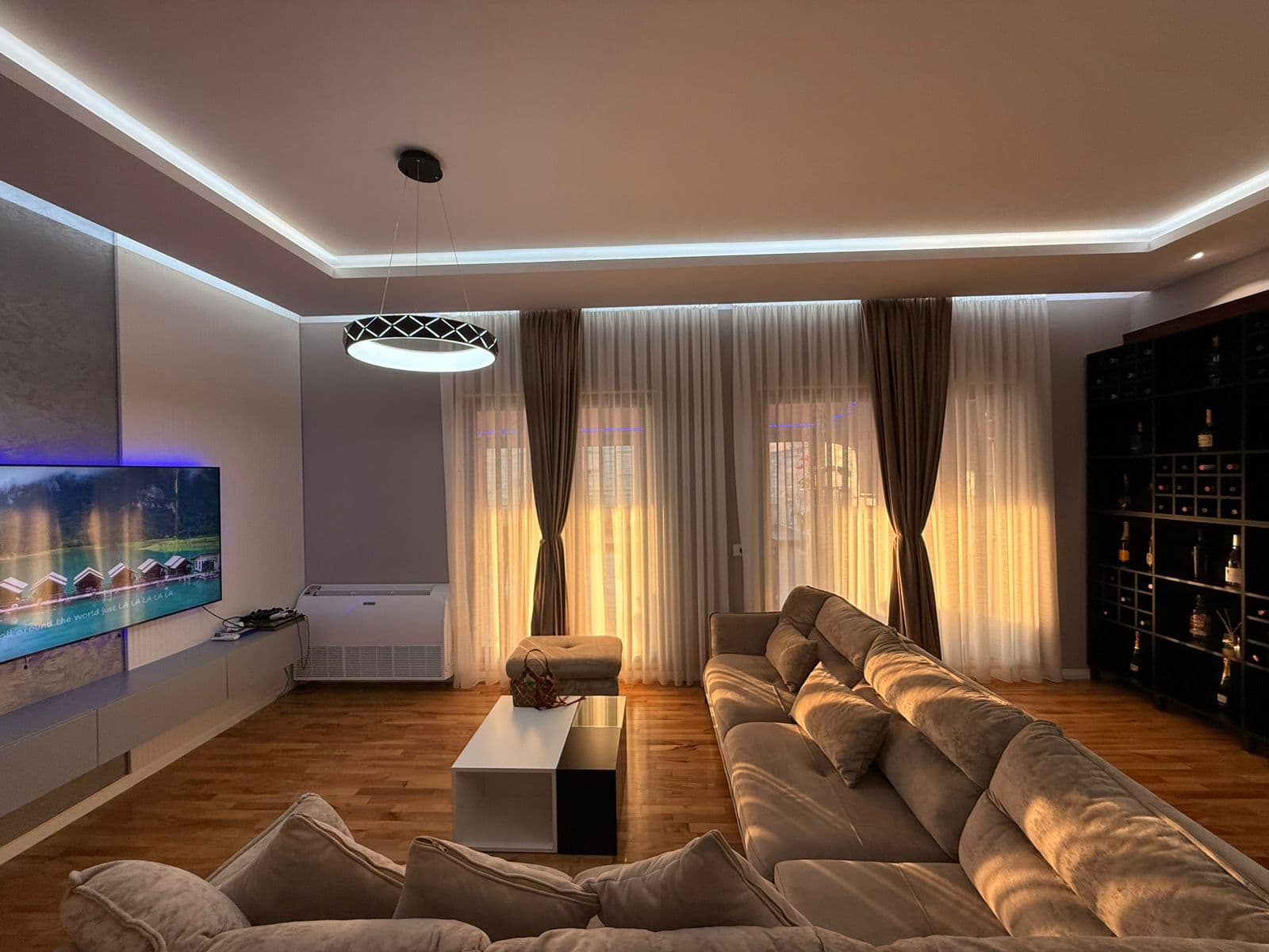 APARTAMENT (PENTHOUSE) NE SHITJE NE FRESK 2+1+2 (1 DHOME E DETIKUAR PER PALESTER)