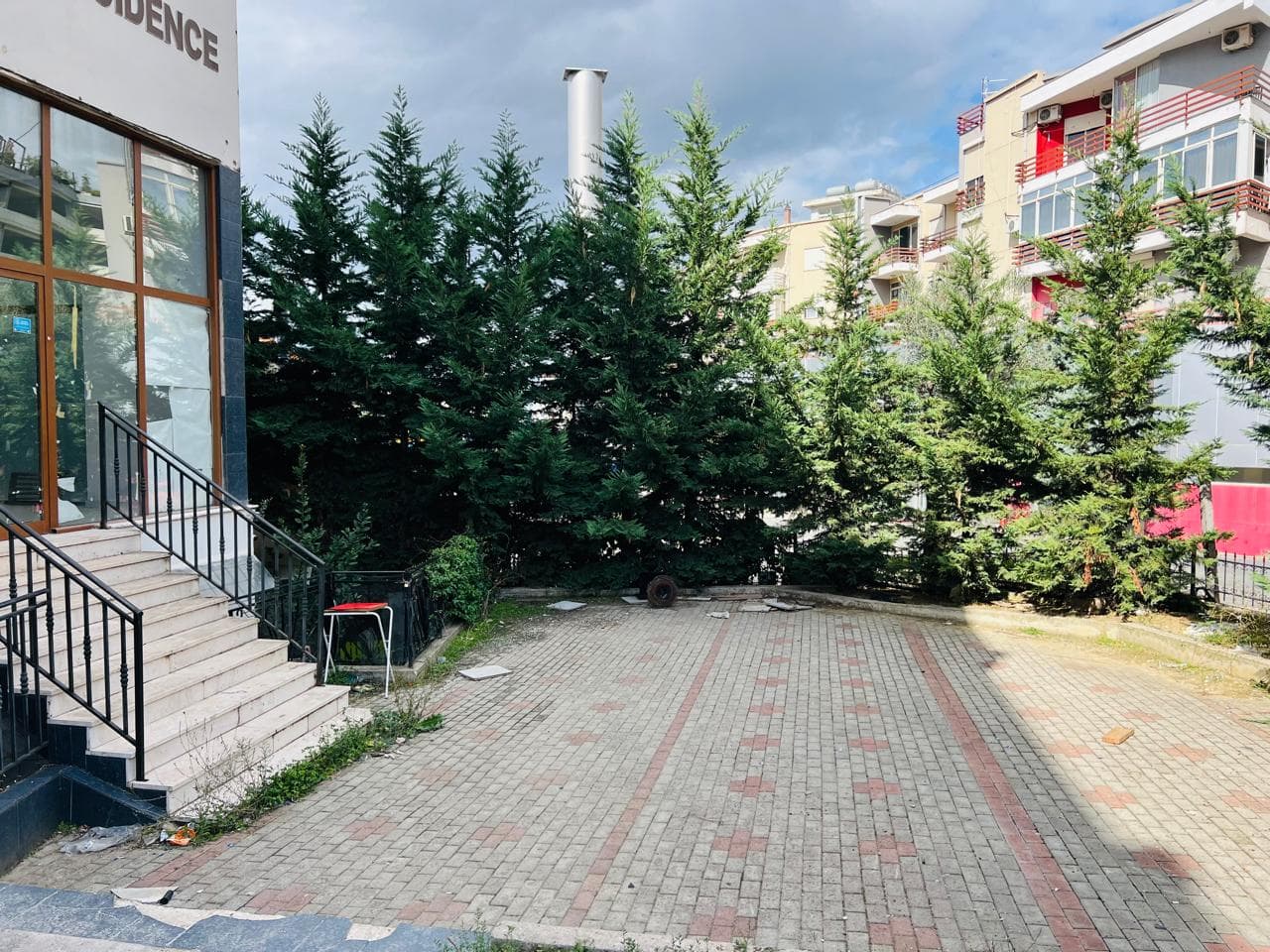 Jepet me qera ambient biznesi ne Fresk 2