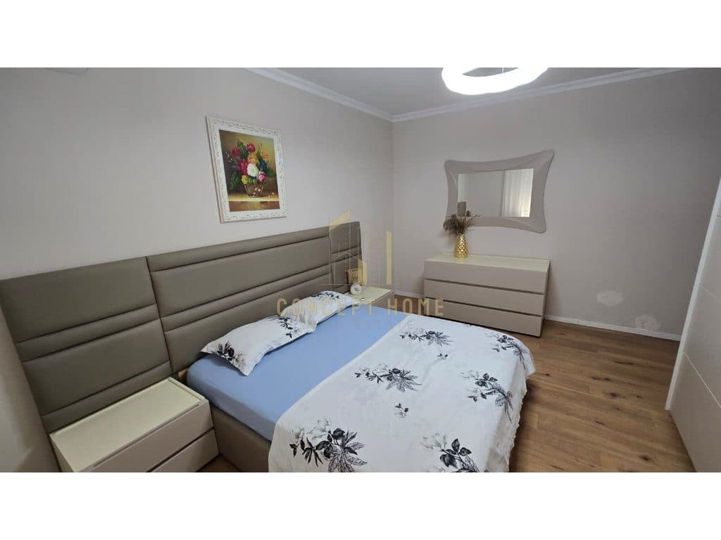 Jepet me qera apartament 2+1+Parkim ne Laprake