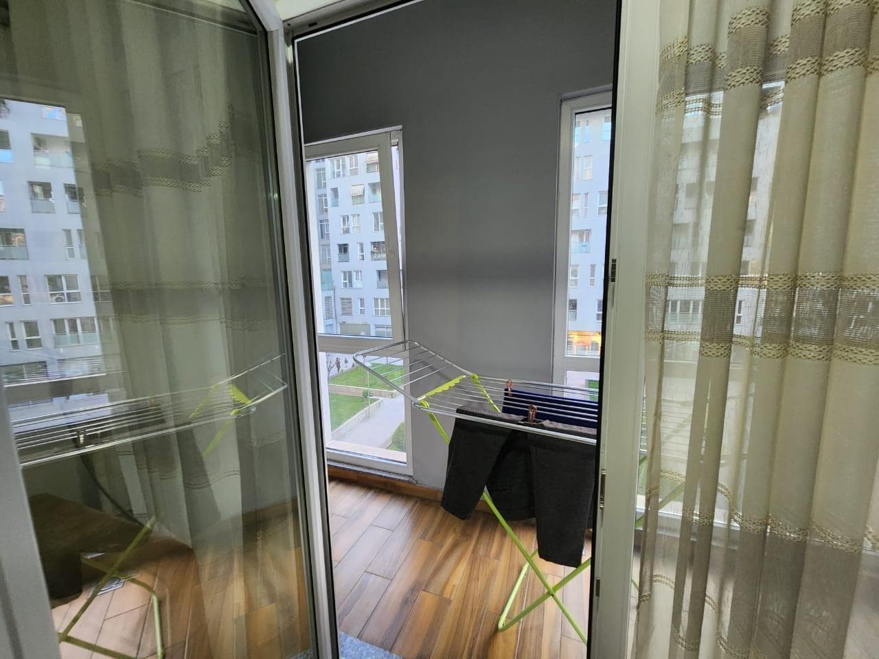 Apartament 1+1 me Qira në Komunën e Parisit, Tiranë – 570€ | 60 m² 4