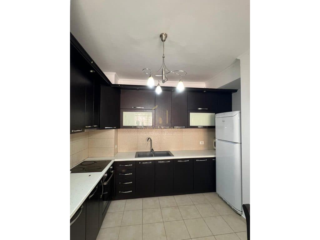 Apartament 2+1 me qera ne Astir. 3