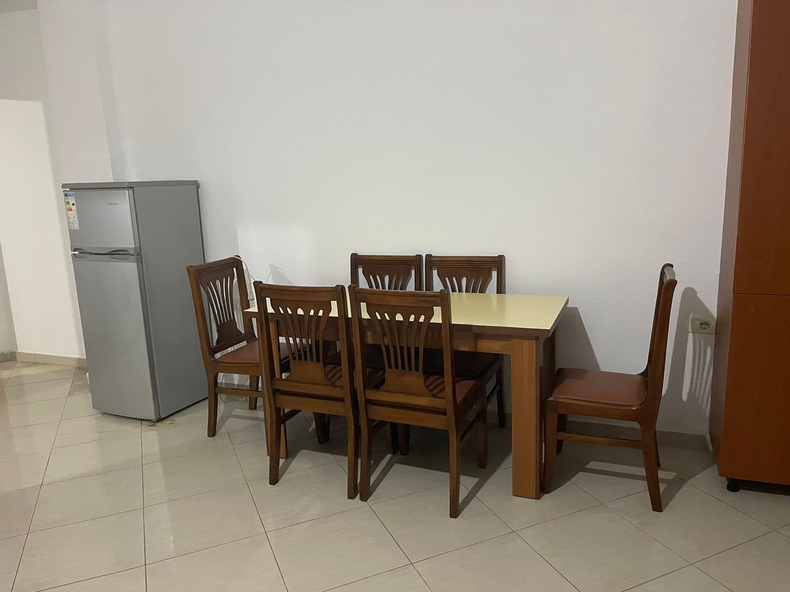Shtëpi 1+1 me Qira në Rruga 5 Maji, Tiranë - 300€ | 70 m² 2