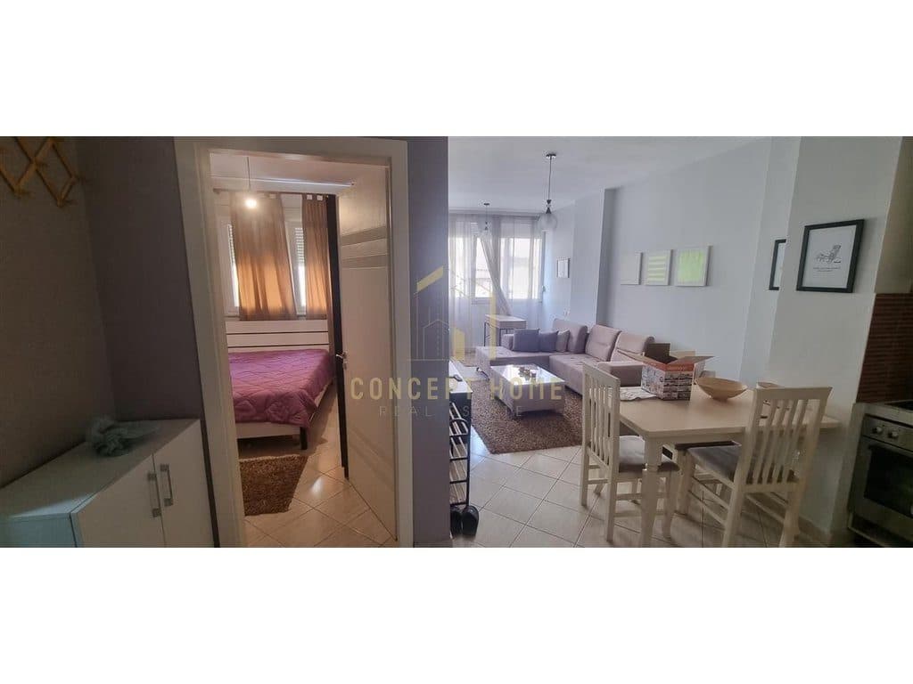 Jepet me qera apartament 1+1 prane Qendres(gjimnazi Partizani) 4