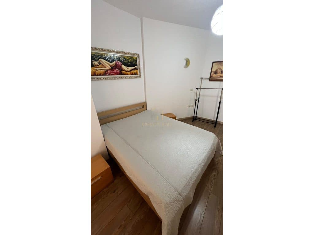 Jepet me qera apartament 1+1 ne Komune te Parisit 4