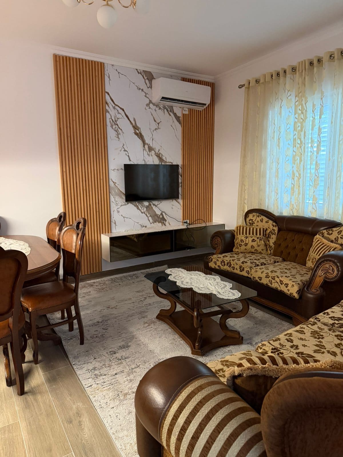 Jepet Apartament Me Qera 2+1+Verande Tek Bulevardi i Ri/600 Euro 4