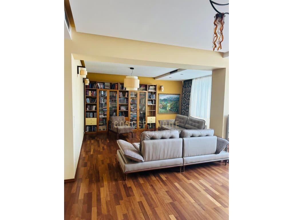 Apartament 2+2 Për Qira në Blloku, Tirana - 1500€ | 160 m² 4