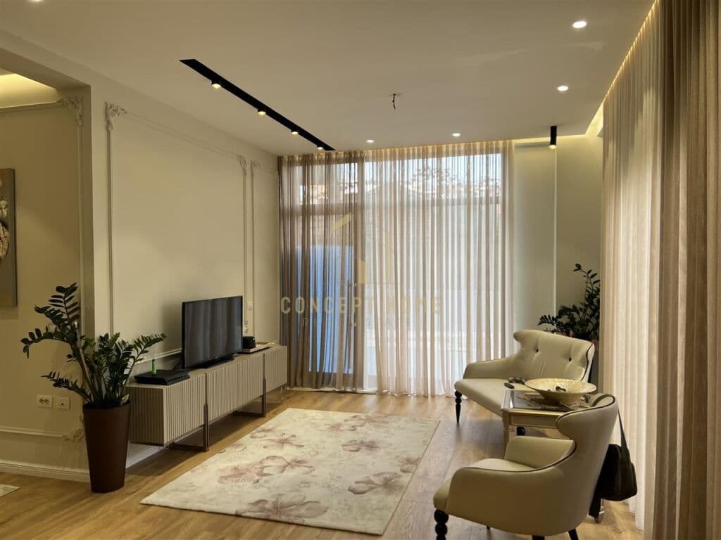 Jepet me qera apartament 3+1+2 Tek Kodra e Diellit