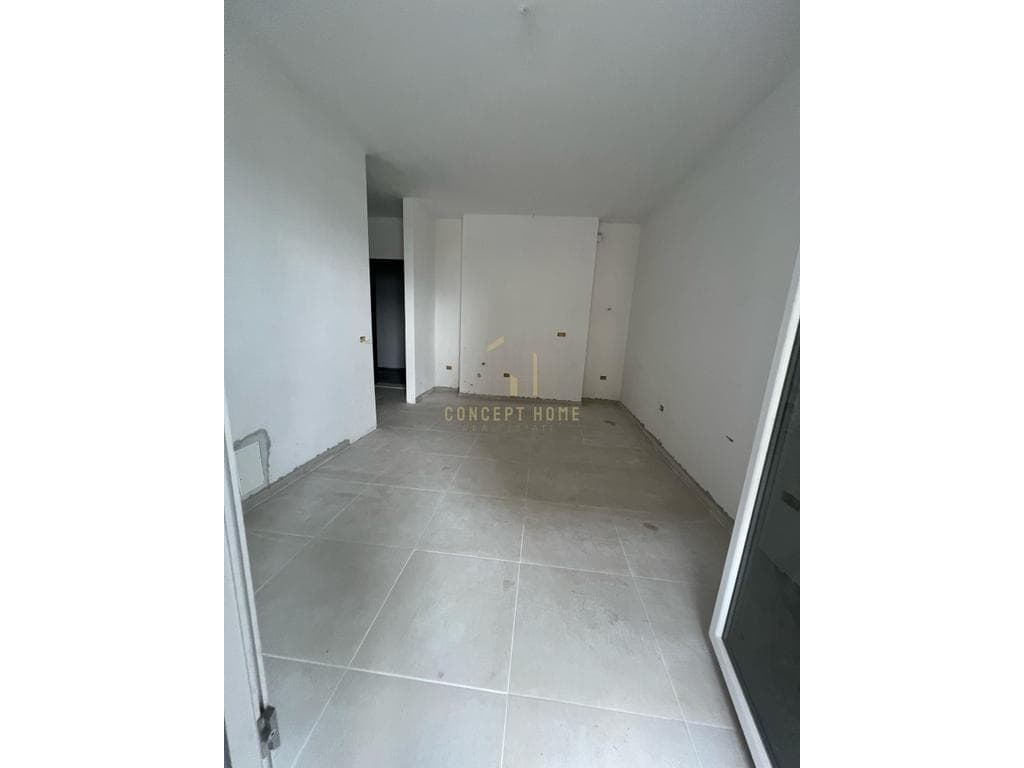 Shitet apartament 1+1 Univers City 3
