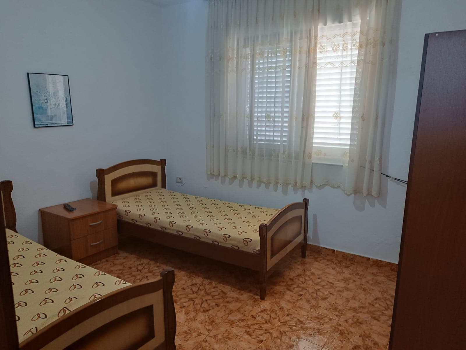Jepet me qera apartament 1+1 Tek Bulevardi ri 4