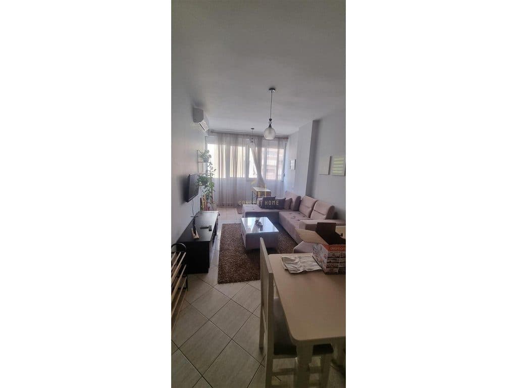 Jepet me qera apartament 1+1 prane Qendres(gjimnazi Partizani) 2