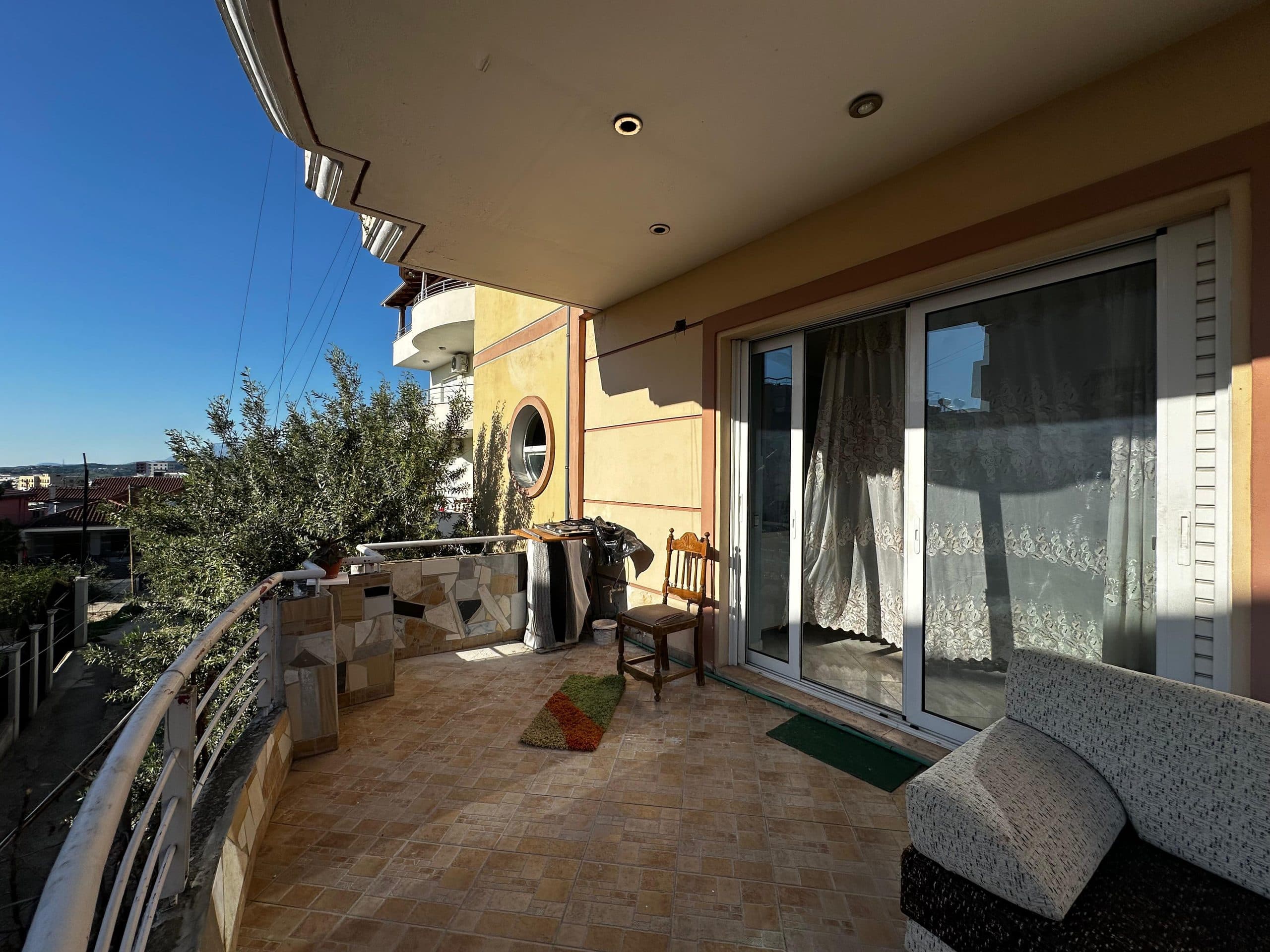 Jepet me qera Apartament 1+1 te Kodra Priftit 3