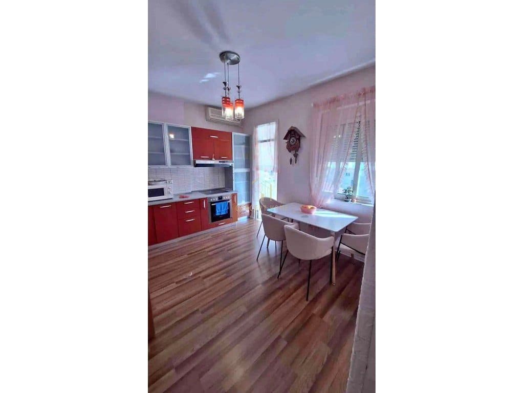 Shitet apartament 2+1 ne Myslym shyr