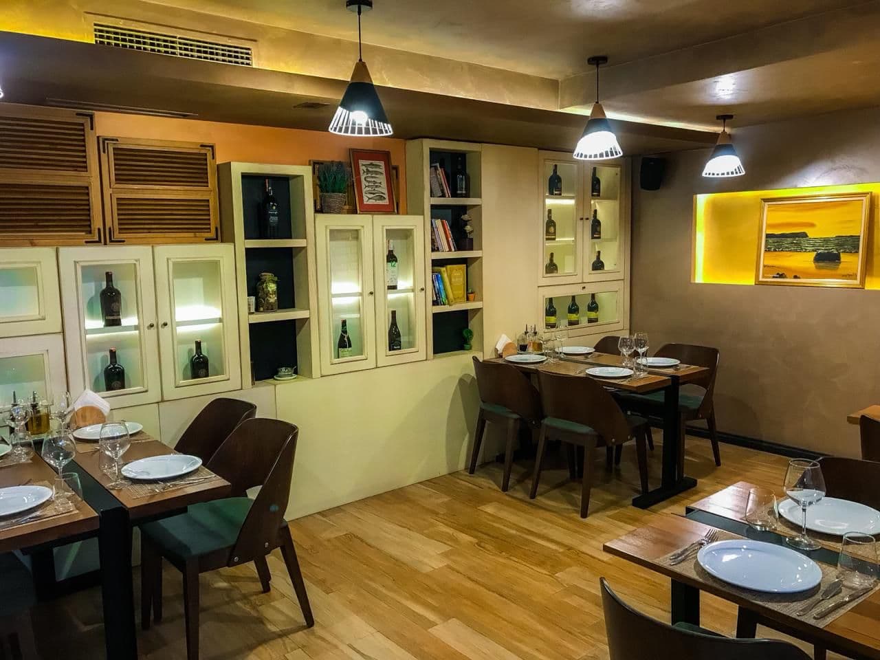 Jepet Restorant me qera tek Rruga e Durresit / 1500 euro
