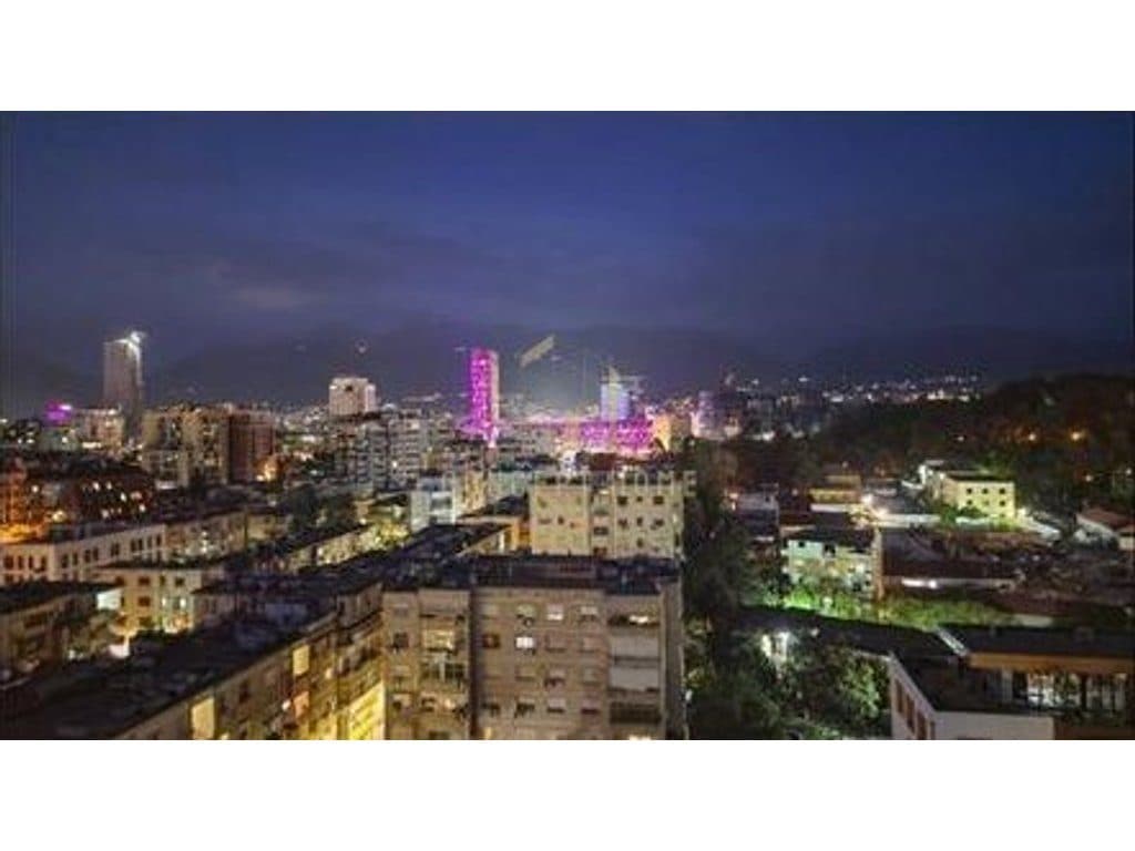 Jepet me qera Apartament 2+1 ne Bllok
