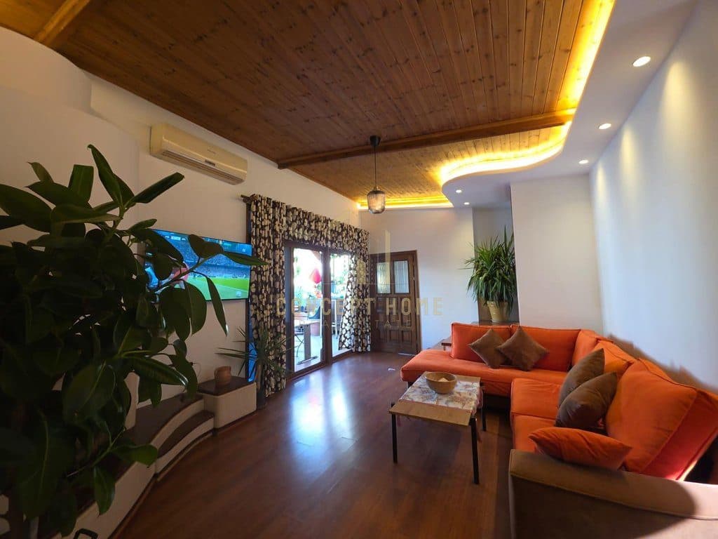 Jepet me qera apartament 1+1 ne Qender