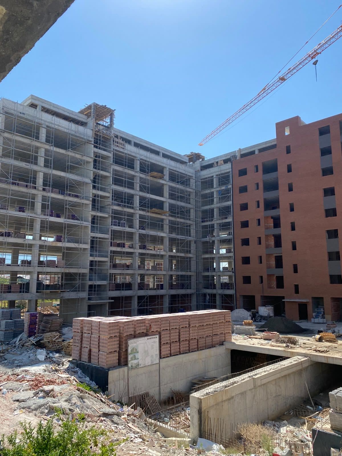 Shitet apartament 2+1+2 ne Kamez 2