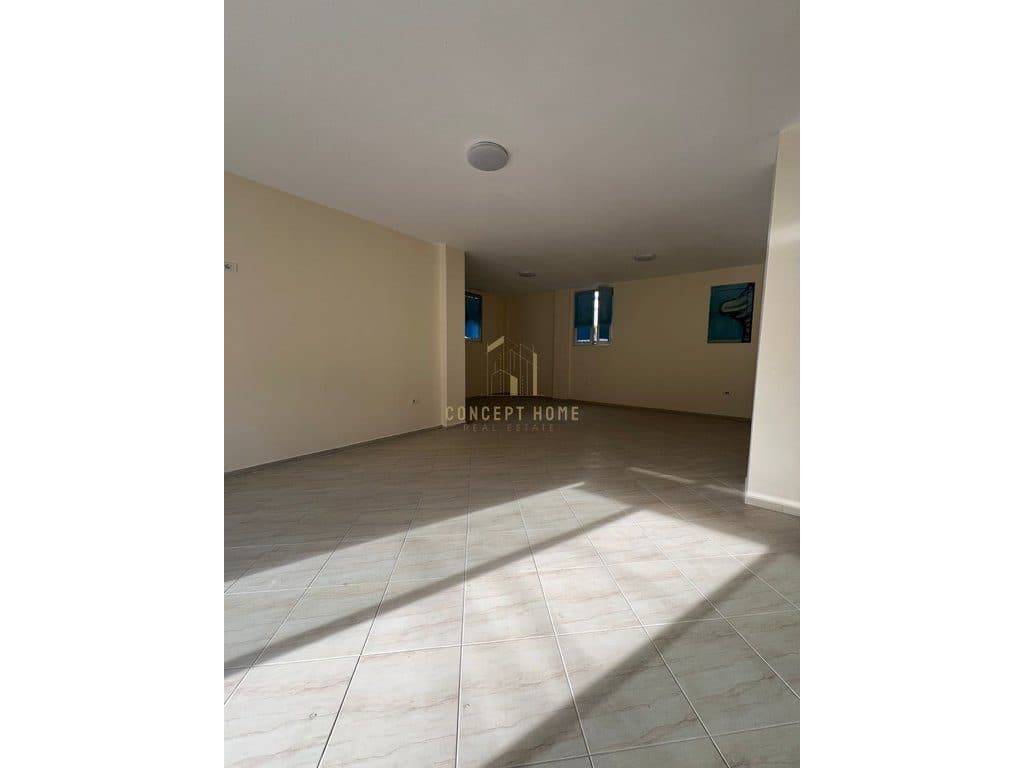 Dyqan To Rent në Komuna e Parisit, Tirana - 1000€ | 130 m² 3