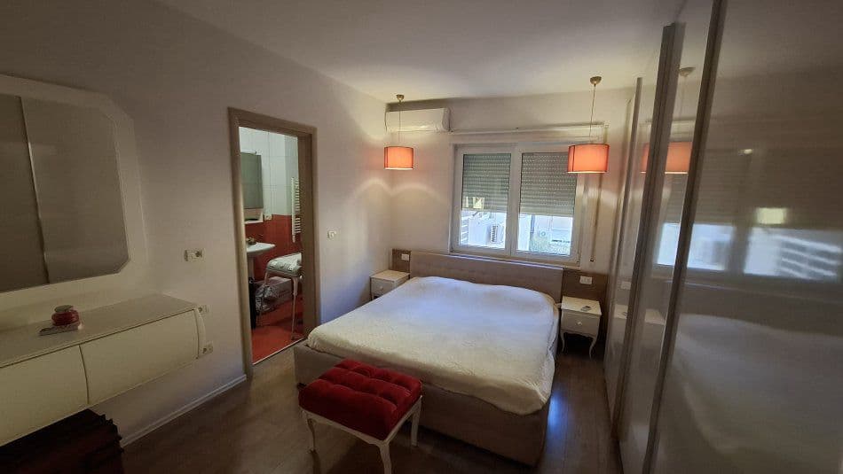 Jepet me qera apartment 2+1+2 ne Ali Dem /Cmimi per qera: 600 Euro 2