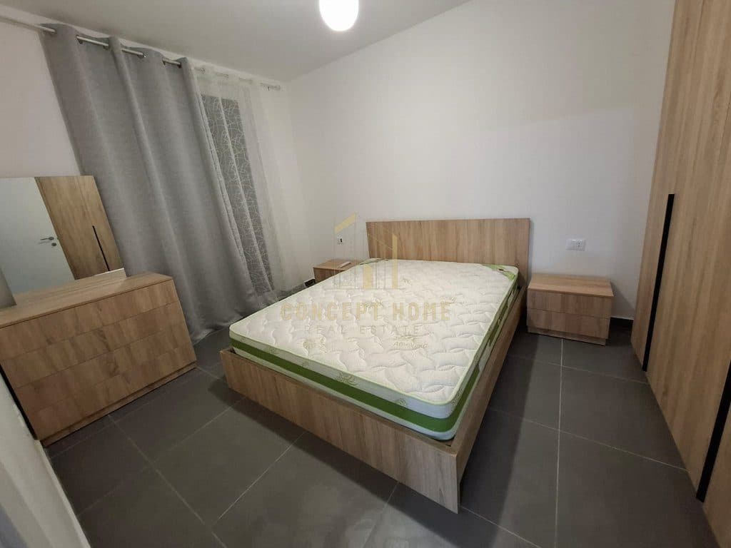 Jepet me qera apartament 2+1 tek Rruga 5 Maji 4