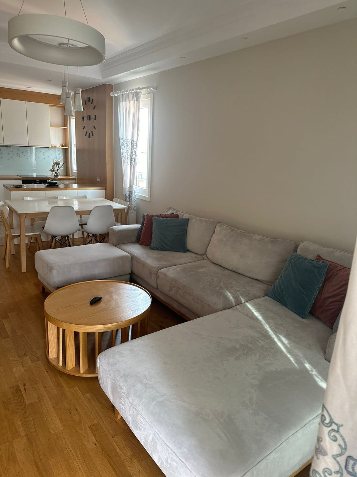Apartament 3+1+2+2+2P Me Qira në Komunën e Parisit, Tiranë - 1500€ | 155 m² 2