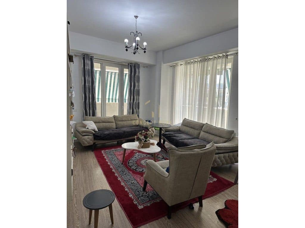 Shitet apartament 3+1+Post Parkimi te 21 Djetori 3