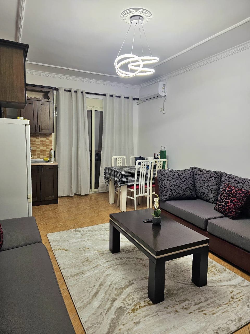 Jepet me qera apartamenti 2+1+2 ne Fresk 2