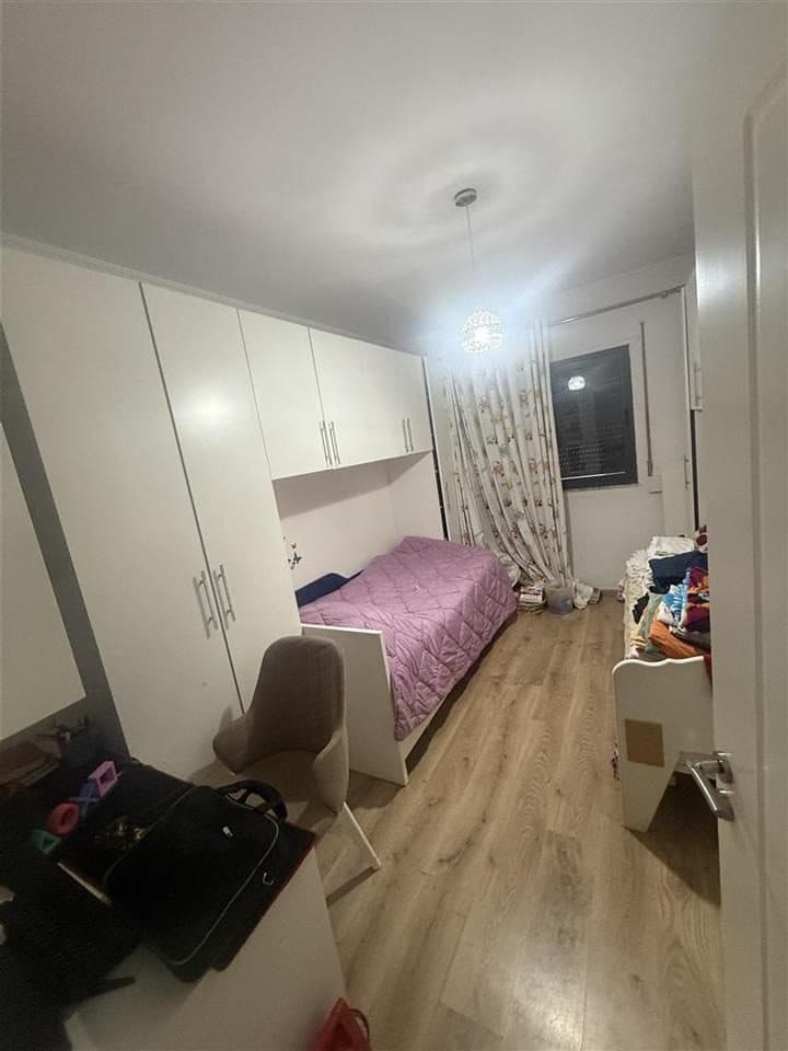 Shitet apartament 2+1 ne Yzberisht 3