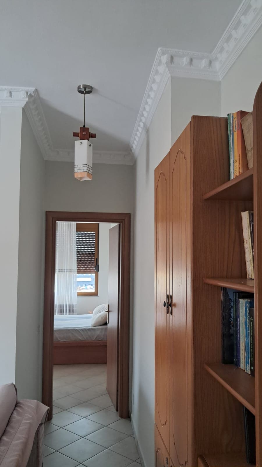 Jepet me qera Apartamenti 2+1 ne Qender 4