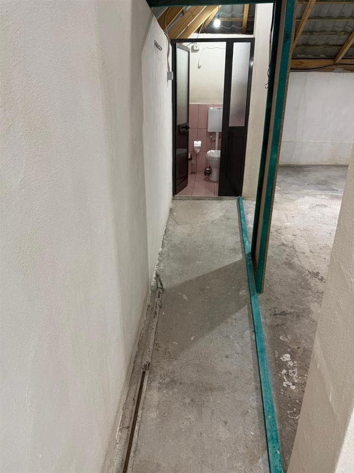 Jepet me qera ambient biznesi tek Kafja e Rremes, Tiranë 3
