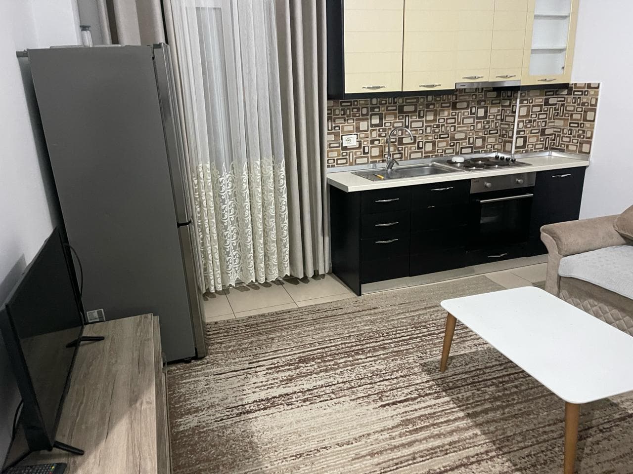 Jepet me qira apartament 1+1 Rruga 5 Maji 2