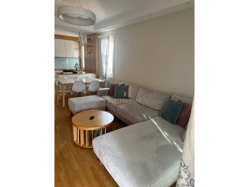 Apartament 3+1+2+2+2P Me Qira në Komunën e Parisit, Tiranë - 1500€ | 155 m² 2