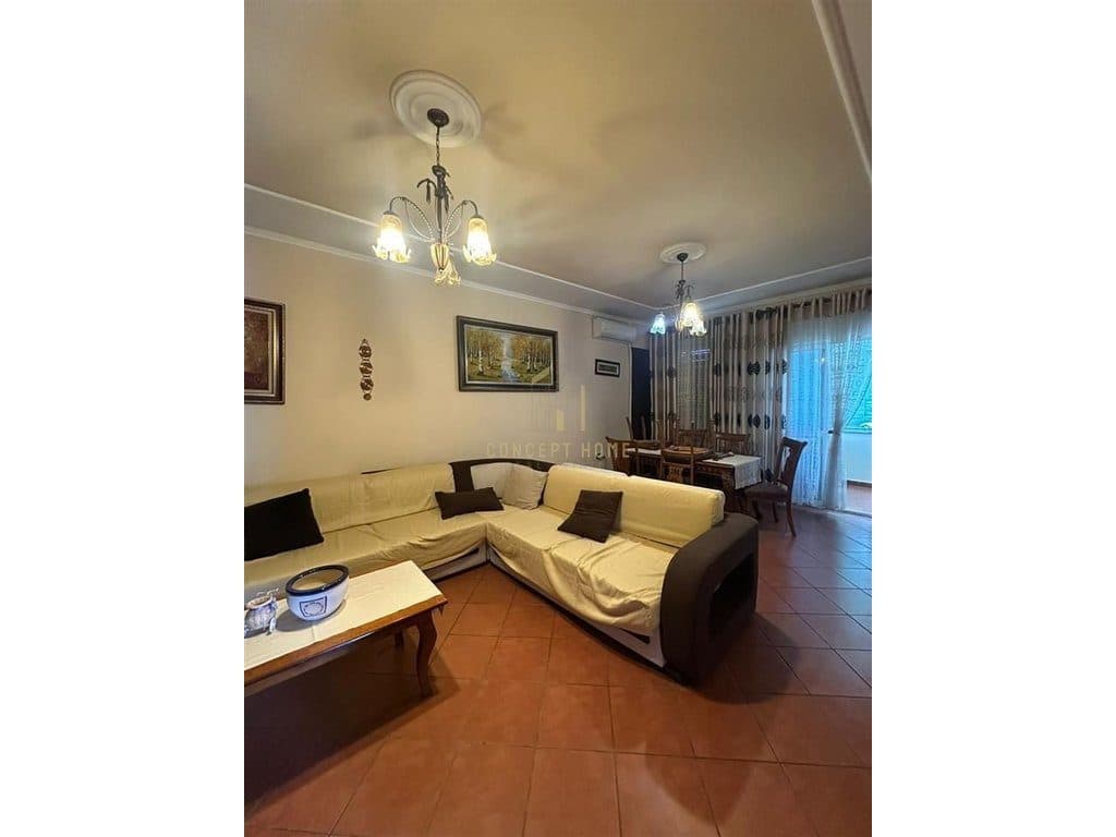 Shitet Apartament 2+1 tek 21 Dhjetori 2