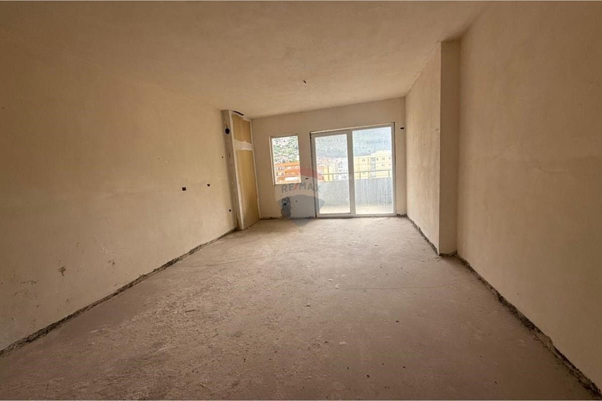 Apartament - Në Shitje - Rruga Straus, Lezhë 2