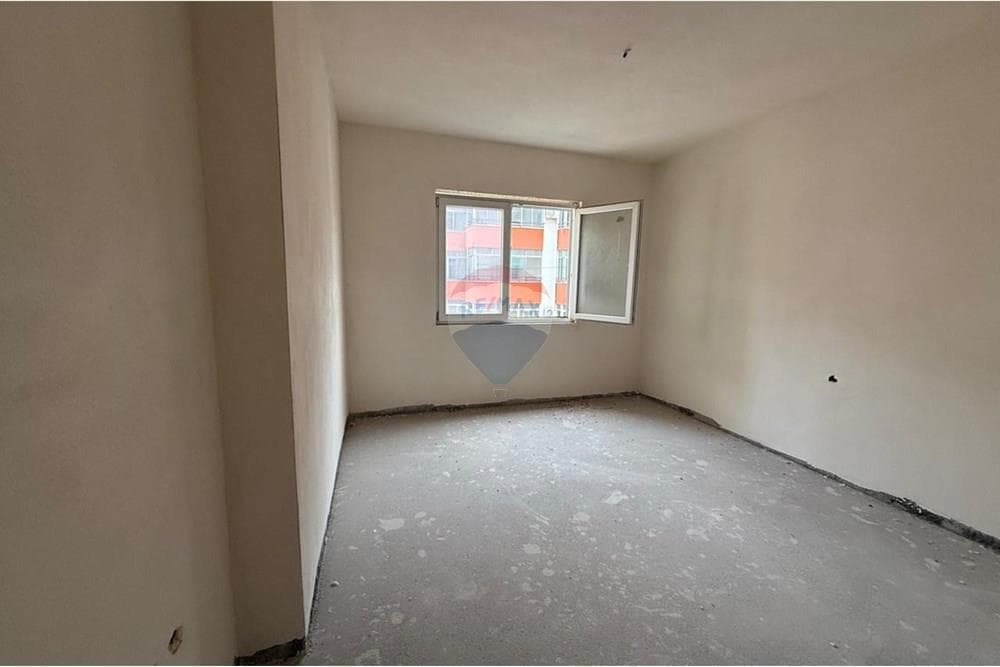 Apartament - Në Shitje - Rruga Straus, Lezhë