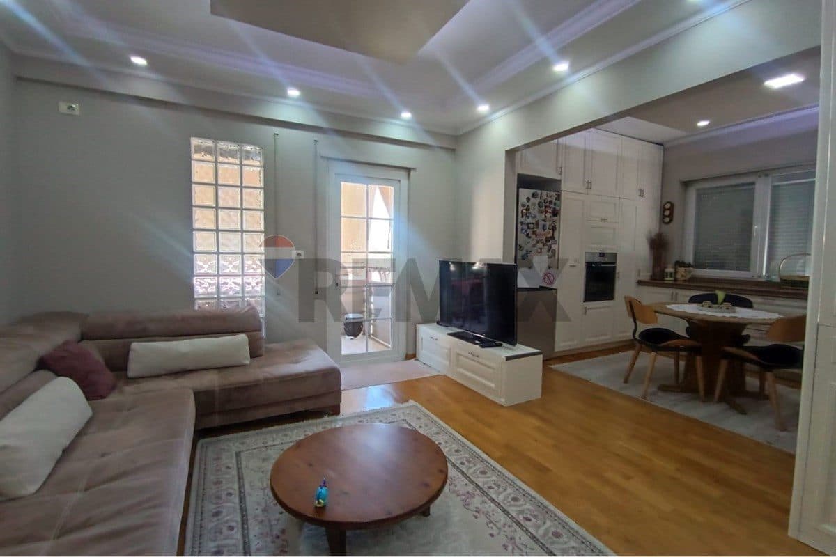 Apartament - Për Qira - Rruga 5 Maji, Tiranë 3