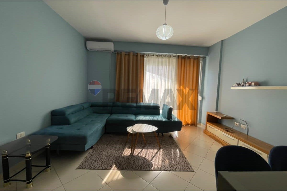 Apartament - Për Qira - Kompleksi Kontakt, Tiranë