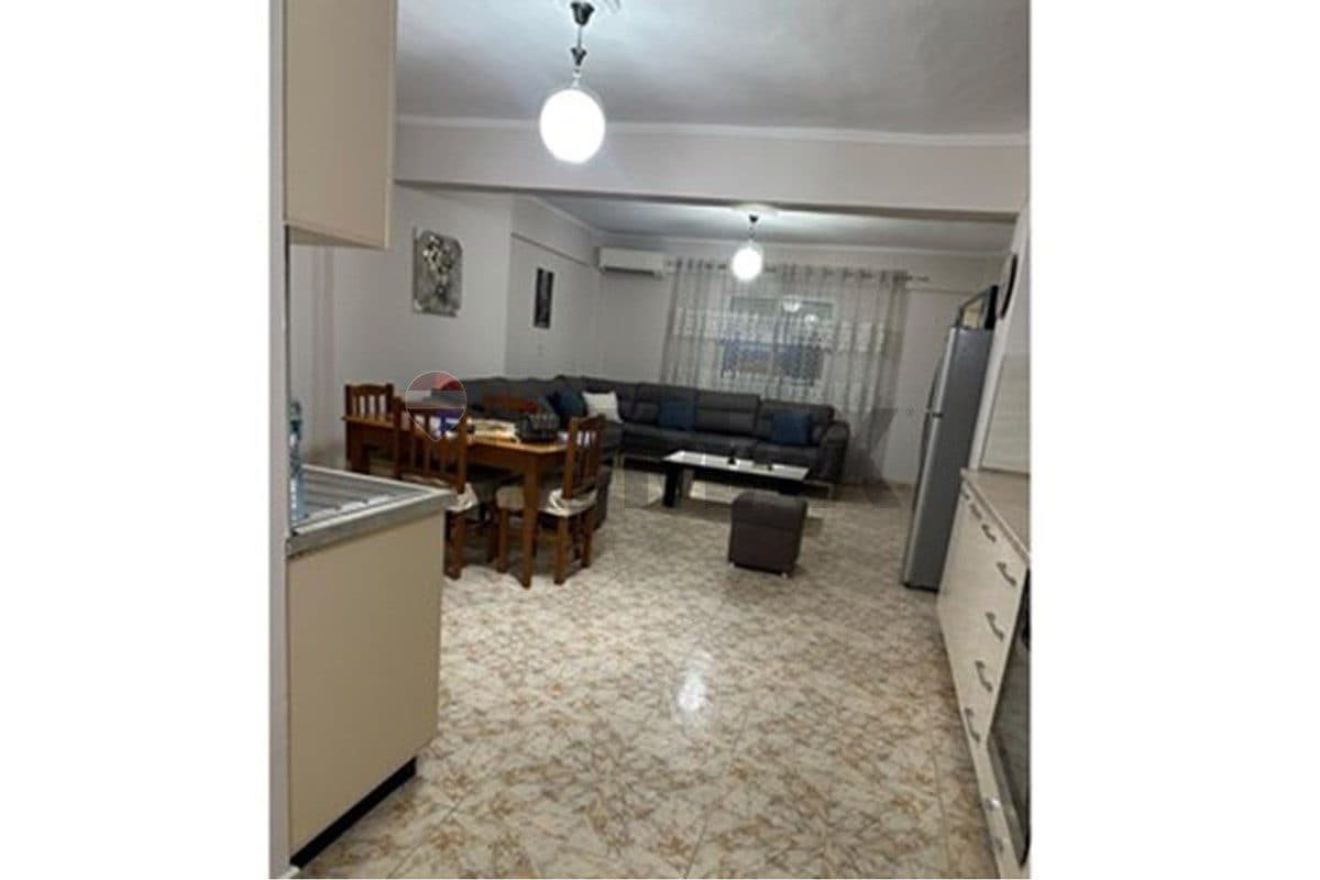 Apartament - Për Qira - Rruga Dritan Hoxha, Tiranë